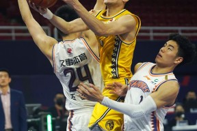 开云-关于CBA季后赛倒计时，葡萄牙体育今夜复出首秀，细节引发关注，震撼外界，身体对抗强度拉满的信息